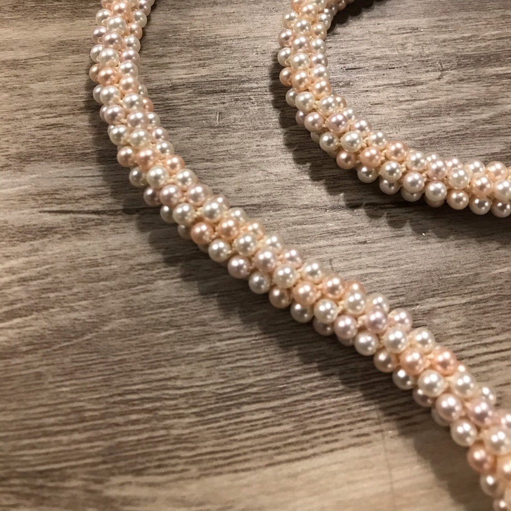 Pearl Necklace - Picture 2 of 7